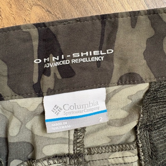Columbia Omni-Shield Camouflage Shorts - Size 2 - Picture 4 of 4